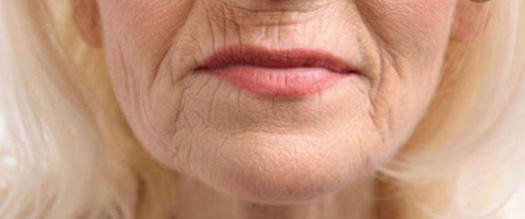 Rosto de mulher com bigode chines