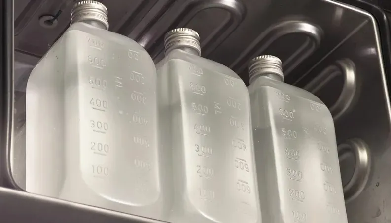 Solução caseira do soro fisiológico deve ser armazenada na geladeira por, no máximo, 24 horas