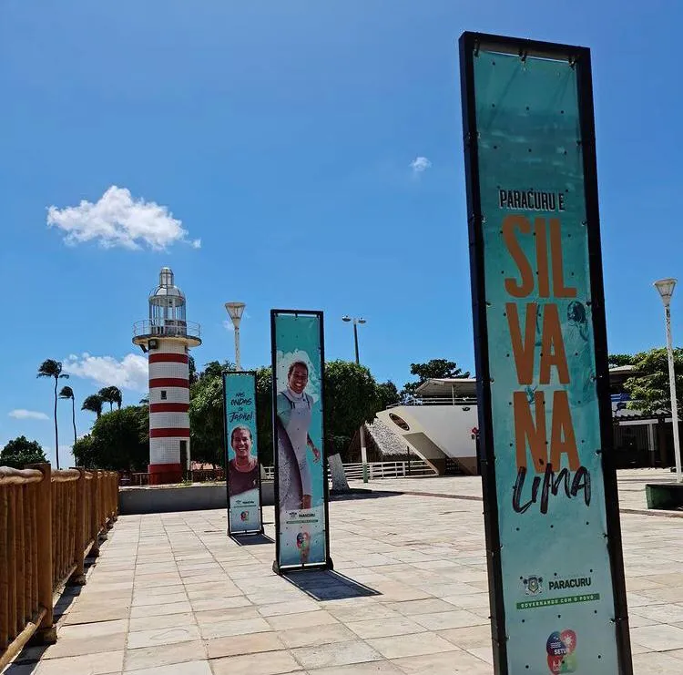 Prefeitura de Paracuru instalou totens espalhados pelo munícipio para homenagear a surfista Silvana Lima, representante brasileira nos Jogos Olímpicos de Tóquio