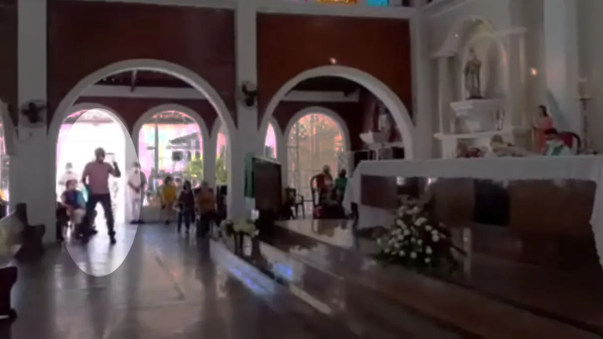 Homem gritou com padres e foi expulso por fiéis na Paróquia da Paz