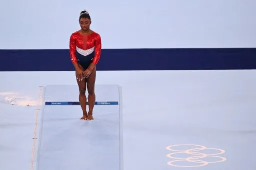 Ginasta ainda se apresentou no salto, mas teve erros na aterrissagem