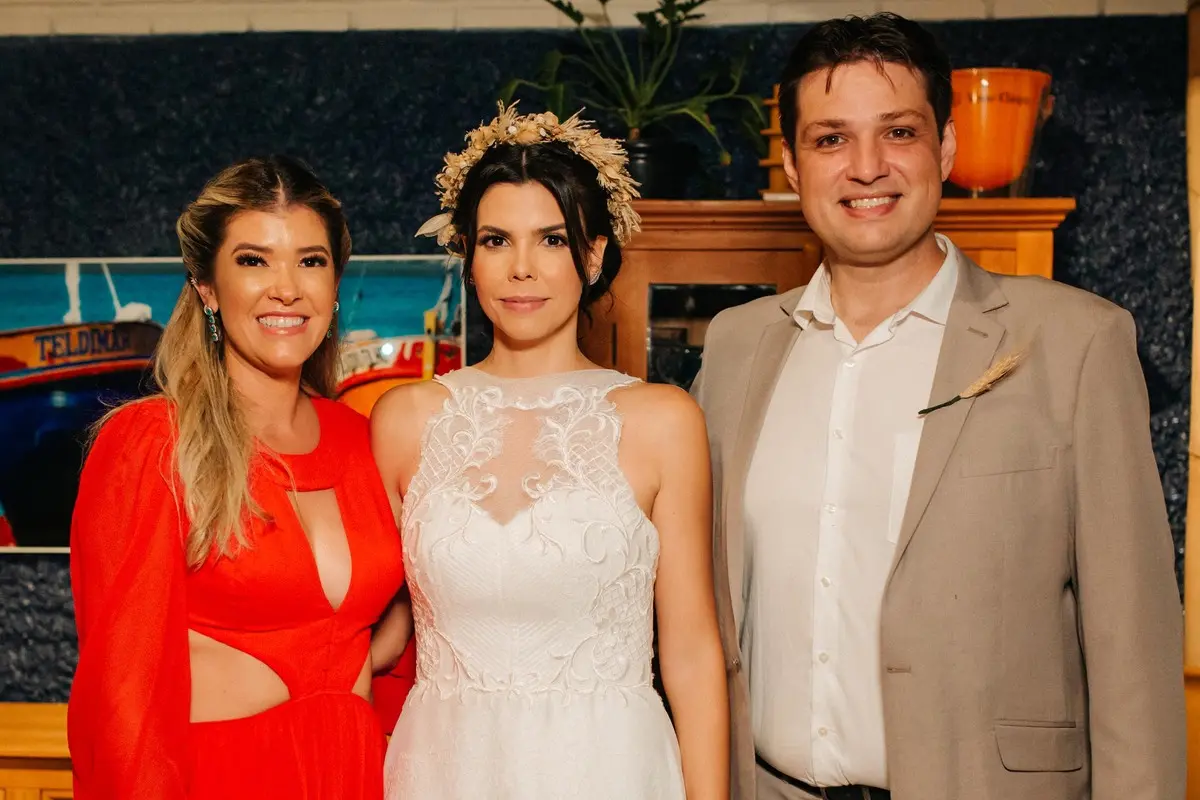 Foto de Ines Linhares, Milena Carneiro e Vinicius Linhares