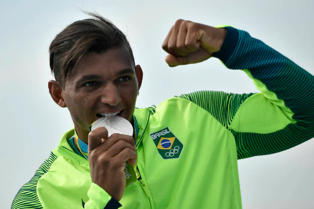 Isaquias Queiroz conquistou três medalhas nas Olimpíadas do Rio de Janeiro, em 2016
