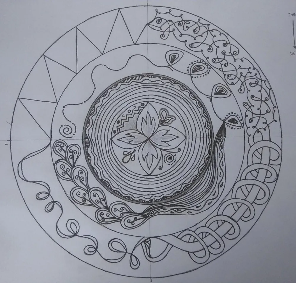 No curso ofertado pela artista e comunicadora Camila Aguiar, a criação de mandalas ganha força