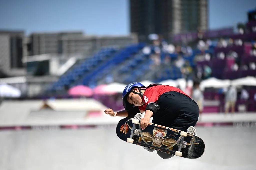 A japonesa Sakura Yosozumi, de 19 anos, foi ouro no Skate Park feminino