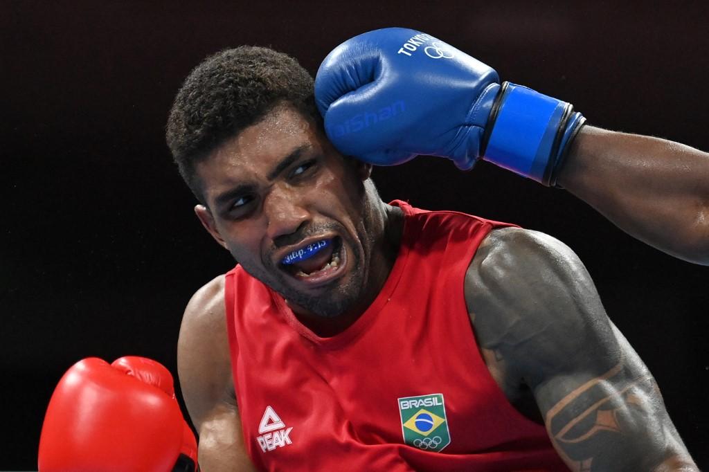Abner Teixeira em ação no boxe pelos Jogos Olímpicos