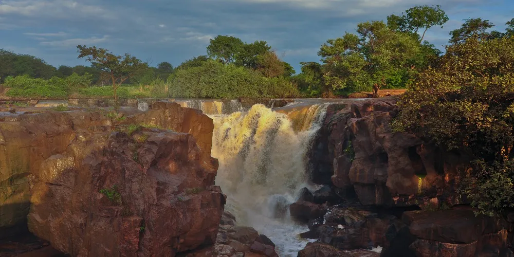 Do ponto de vista ambiental, o plano de gestão estimularia a preservação das riquezas naturais, abrindo margem para um turismo sustentável