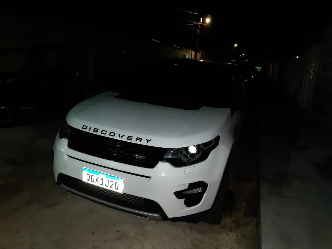 Trabalho policial também apreendeu três veículos - um Land Rover Discovery, um Fiat Cronos e um UTV (veículo utilitário multitarefas)