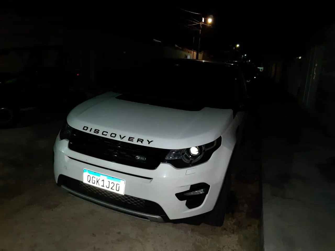 Trabalho policial também apreendeu três veículos - um Land Rover Discovery, um Fiat Cronos e um UTV (veículo utilitário multitarefas)