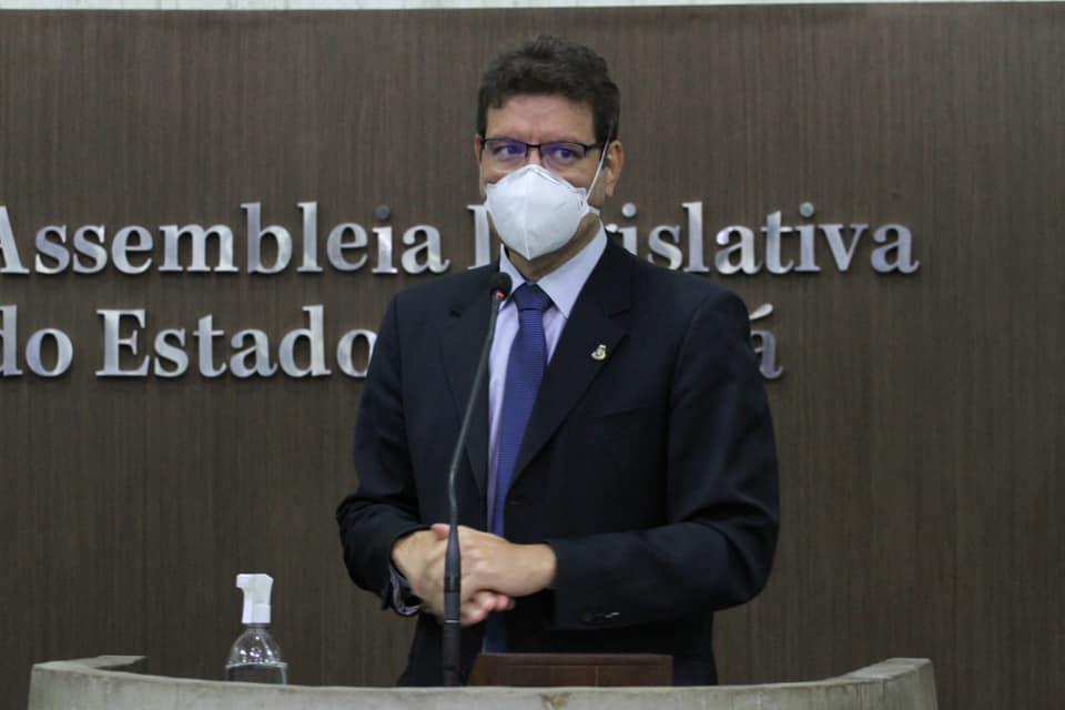 Renato Roseno na tribuna da AL