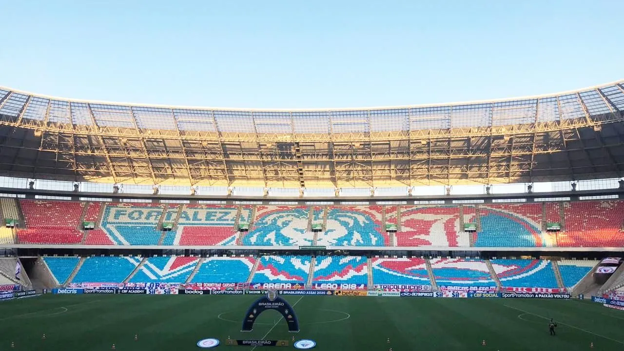 A torcida do Fortaleza prepara mosaicos para os jogos sem a presença de público