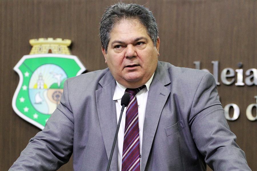 Deputado Osmar Baquit na tribuna