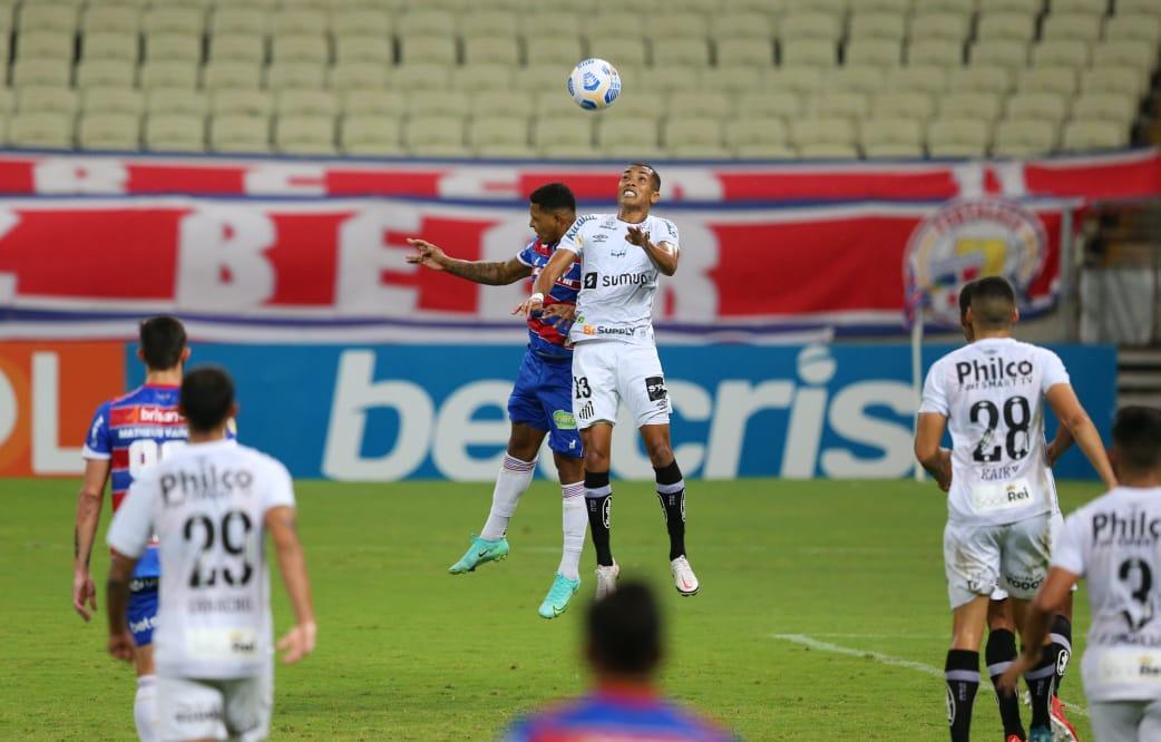 Fortaleza perde para o Santos em jogo marcado por falhas na iluminação e é  eliminado da Copinha - Jogada - Diário do Nordeste