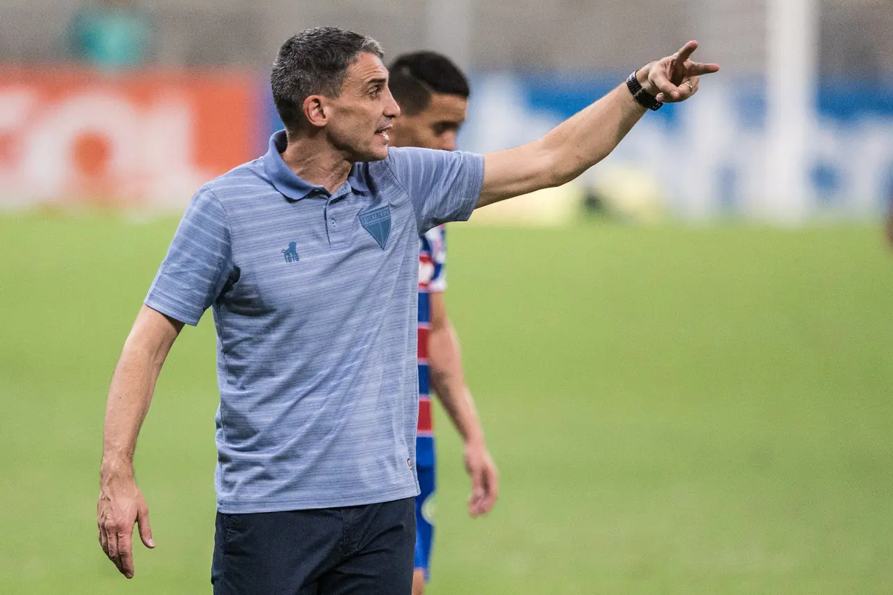 Vojvoda em ação durante jogo do Fortaleza