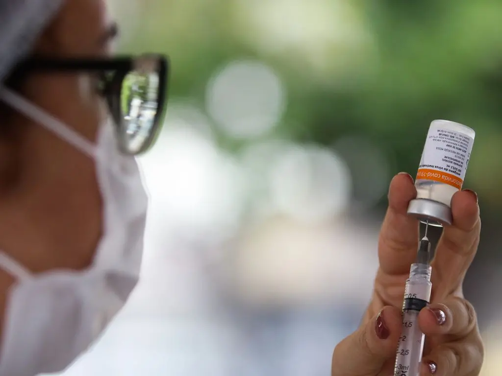 Frasco de vacina da CoronaVac