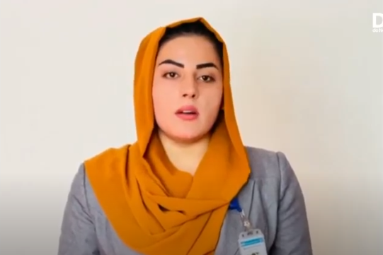 Jornalista afegã afirma que cidadãos do país estão sob ameaça do Talibã e pede por ajuda humanitária