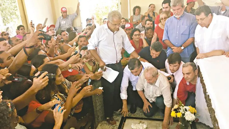 Última visita de Lula ao Ceará foi em 2017. Ele visitou o túmulo do Padre Cícero, em Juazeiro do Norte