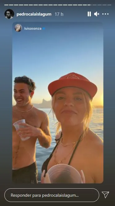 Pedro Calais repostou story de Luísa Sonza ao lado dele no barco