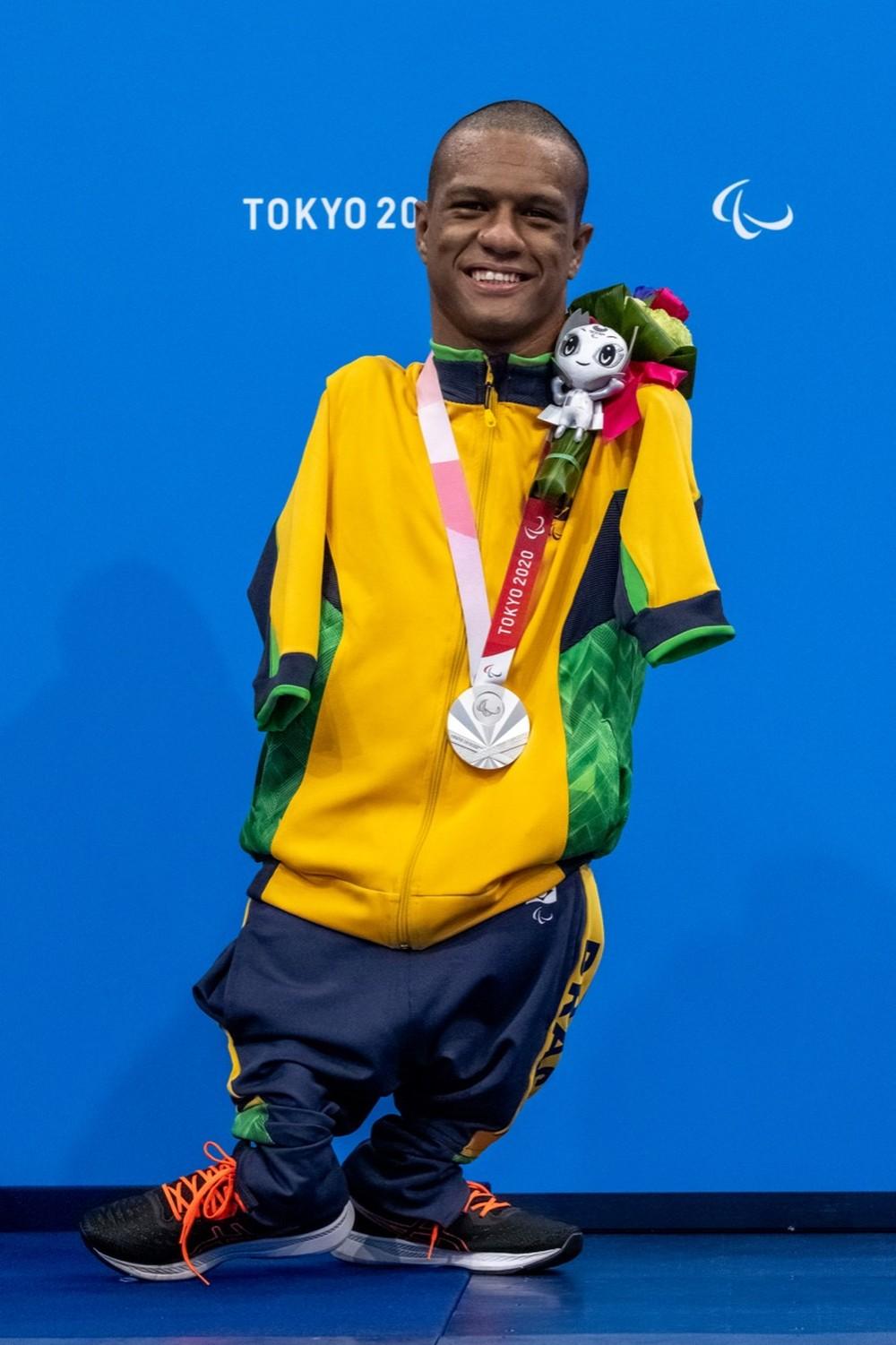 Gabriel Araújo no pódio dos Jogos Olímpicos de Tóquio