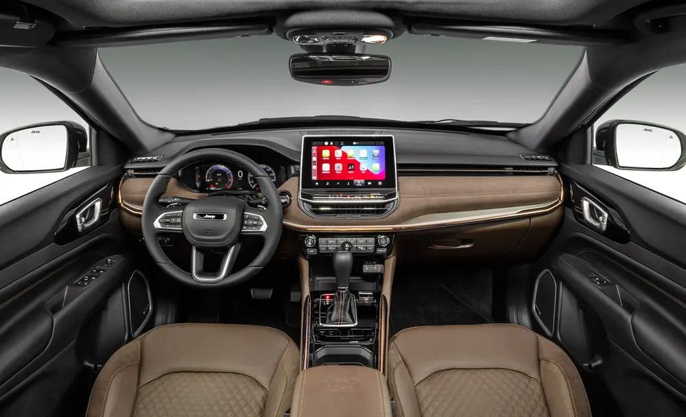 Interior do Jeep Commander