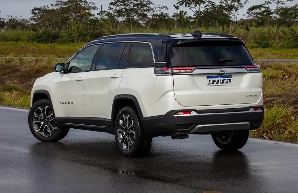 Traseira do novo Jeep Commander