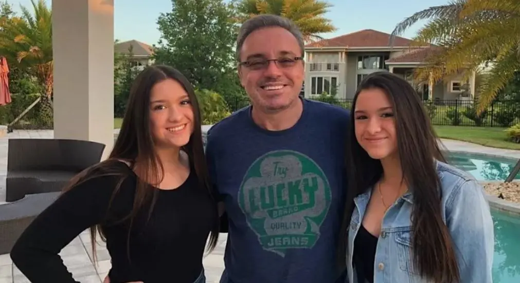 Gugu Liberato ao lado das filhas, Sofia e Marina