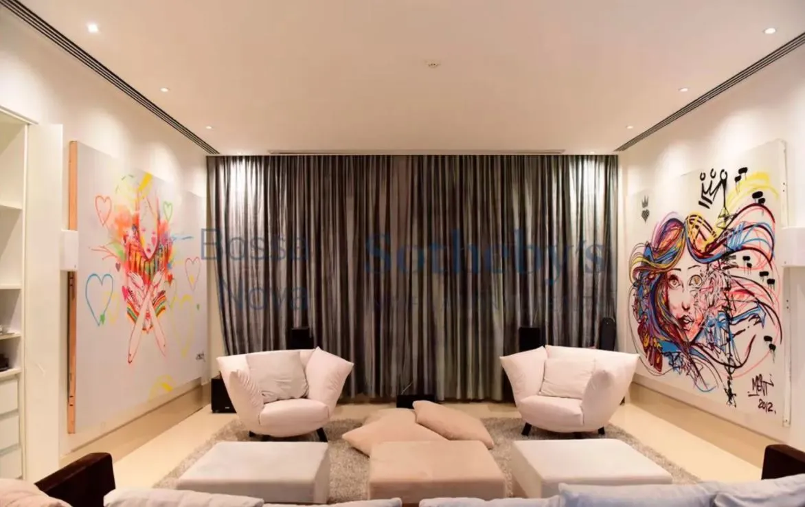 Casa tem 2.626 m² de área e possui diversos cômodos