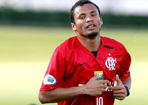 Jônatas em ação pelo Flamengo