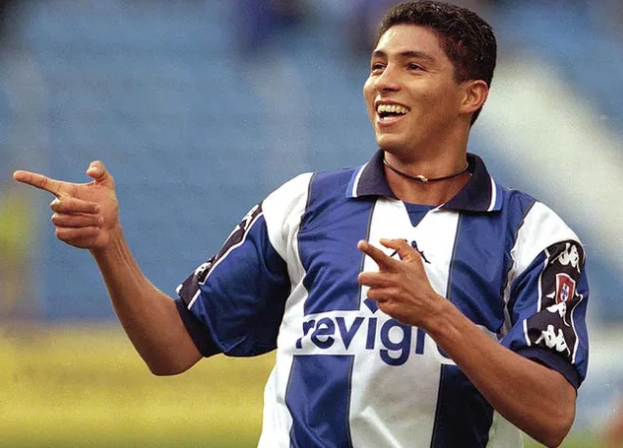 Jardel comemora gol pelo Porto-POR