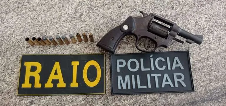 Arma de fogo utilizada no crime, um revólver calibre 38 foi apreendido pela Polícia