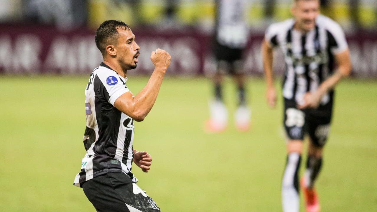 Lima comemora gol pelo Ceará