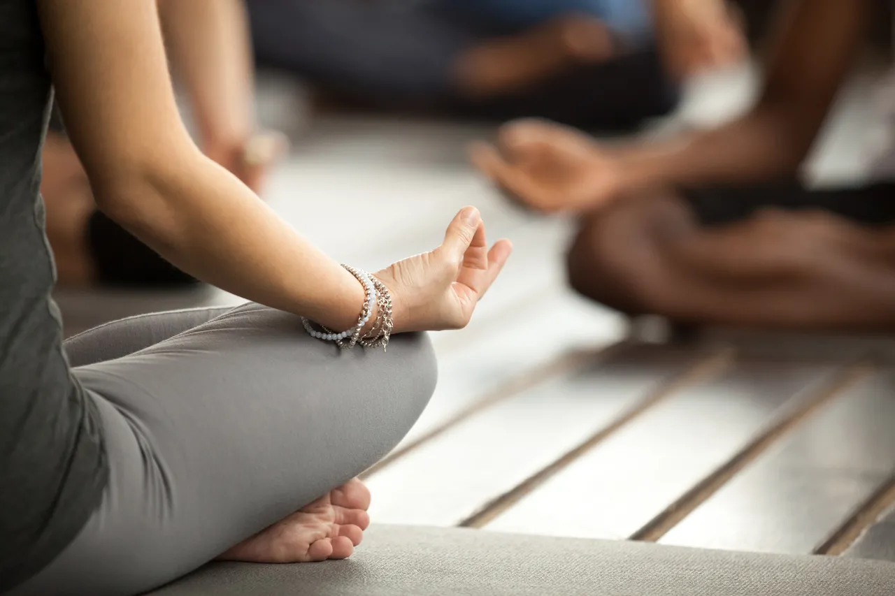 O exercício pode ser feito individualmente ou em grupos