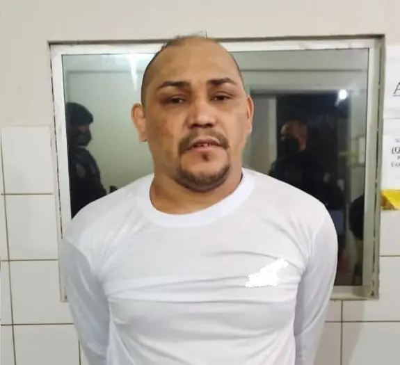 Francisco Pereira Rocha, o 'Louro da Polda', de 36 anos, foi encontrado em uma residência na Rua da Paz, no bairro Padre Júlio Maria