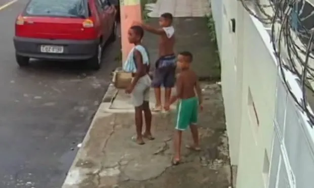 Crianças foram filmadas pela última vez às 13h39 dia 27 de dezembro de 2020