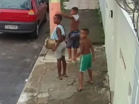 Imagem da notícia: Oito acusados pela morte de três meninos em Belford Roxo se tornam réus