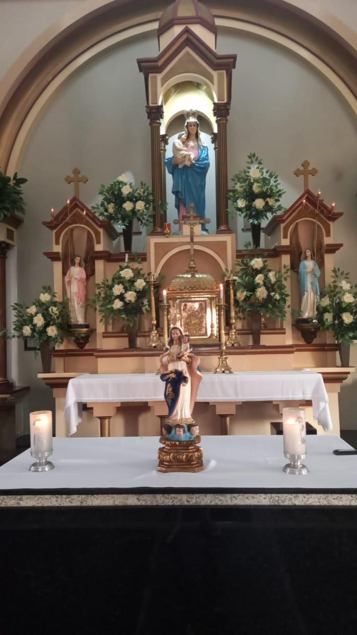 Altar da Igreja Matriz de Jaguaribe com imagem da Santa de Nossa Senhora das Candeias