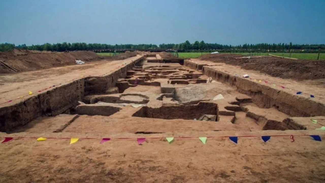 Em 2016, arqueólogos chineses encontraram os esqueletos dos indivíduos com tamanho e força fora do normal para a época