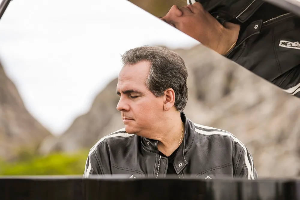 Junto ao compilado de alguns dos discos do pianista, apresentação ainda reservará ao público algumas surpresas