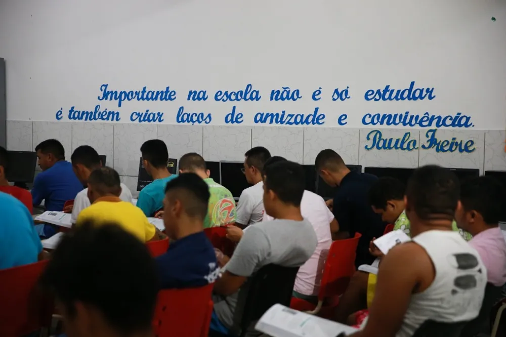 Diferencial das unidades escolares é que as salas de aula estão instaladas nas Unidades Prisionais da região Metropolitana de Fortaleza