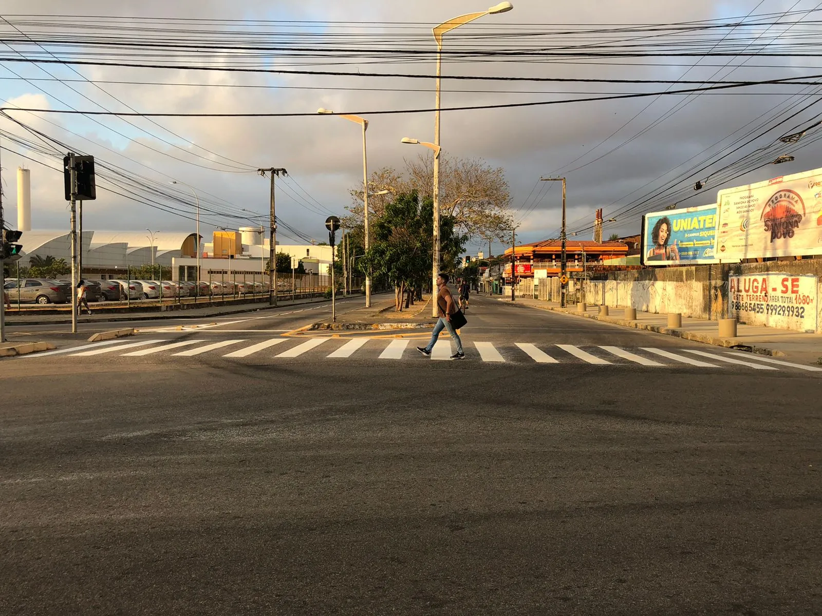 O projeto foi implantado no cruzamento com a Avenida Carneiro de Mendonça