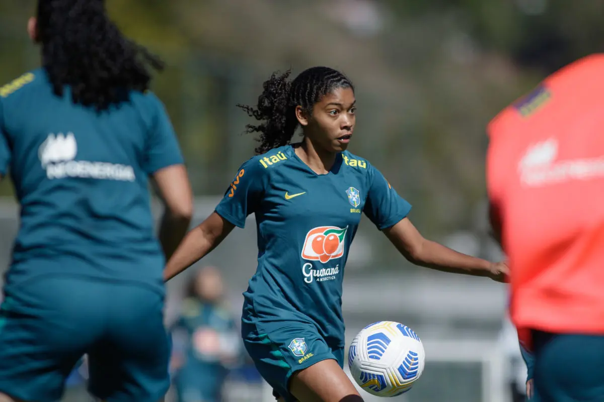 Rebeca Costa em ação pela Seleção Brasileira Sub-17