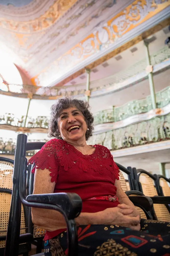 Imagem da notícia: ‘É lindo ver os grisalhos acreditando no amanhã’: aos 83 anos, idosa aposta na arte e no sonho