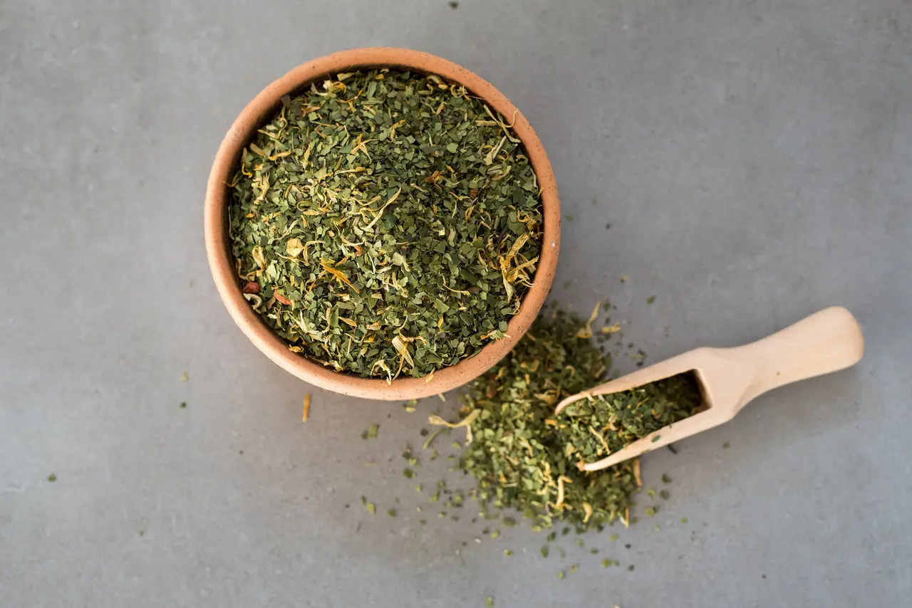 Erva mate em uma tigela