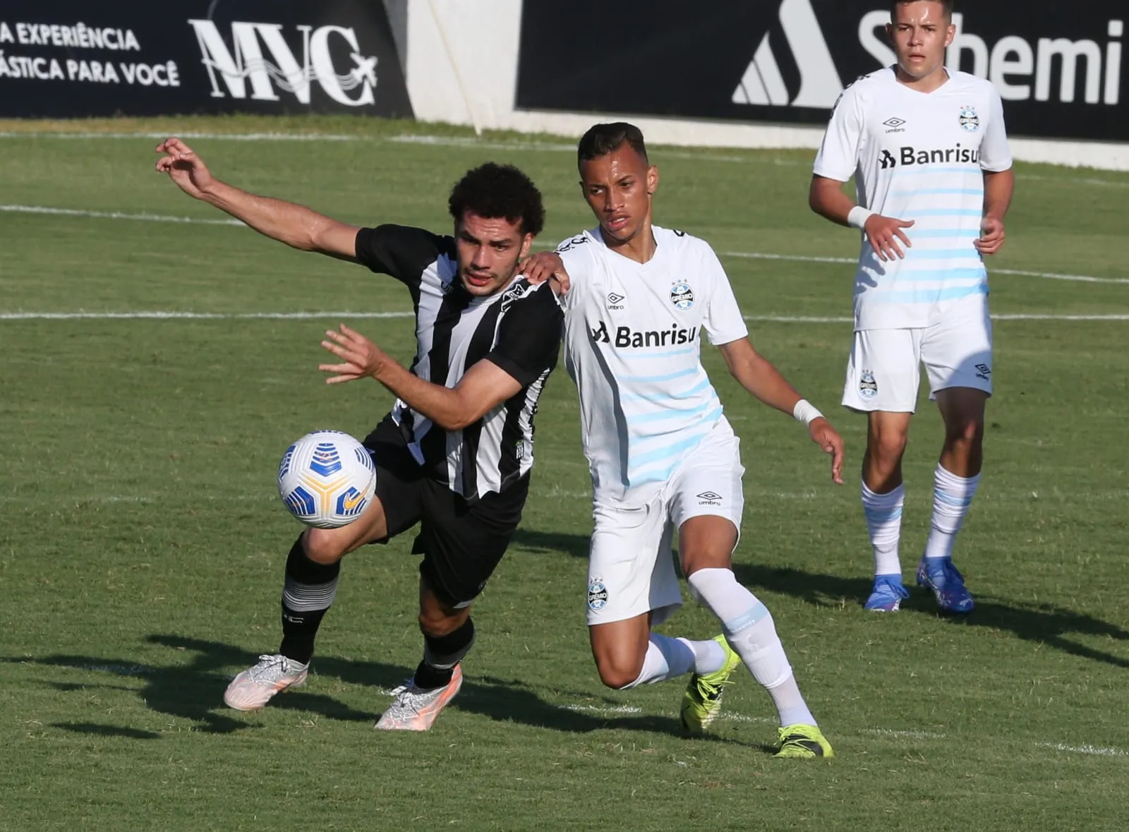 Pedro Naressi, da equipe principal do Ceará, figurou entre os titulares para o duelo desta quinta-feira (21) contra o Grêmio, pela final do Brasileirão de Aspirantes