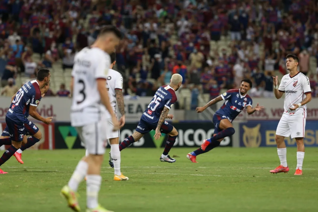 Lucas Lima marcou o 1° gol do Fortaleza na partida