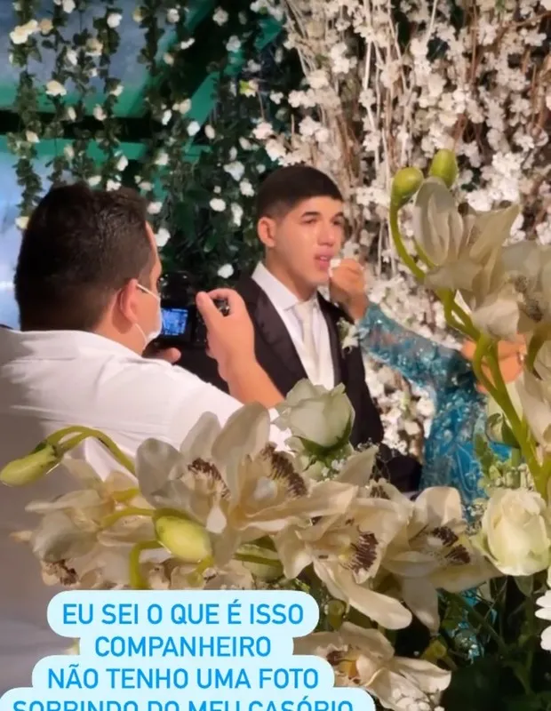 O pernambucano chorou de emoção no altar