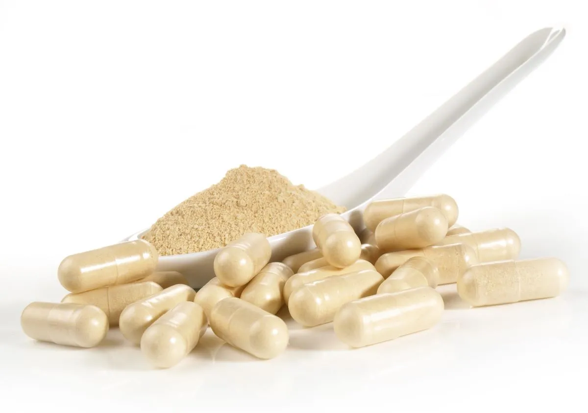 A maca peruana amarela é o tipo mais comum no Brasil e vem em cápsulas e pó