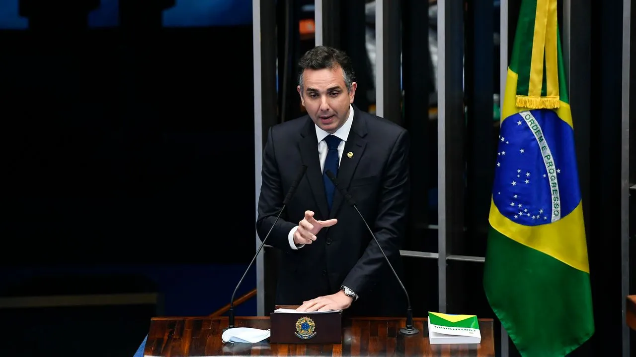 O presidente do Senado trocou o DEM pelo PSD para viabilizar pré-candidatura