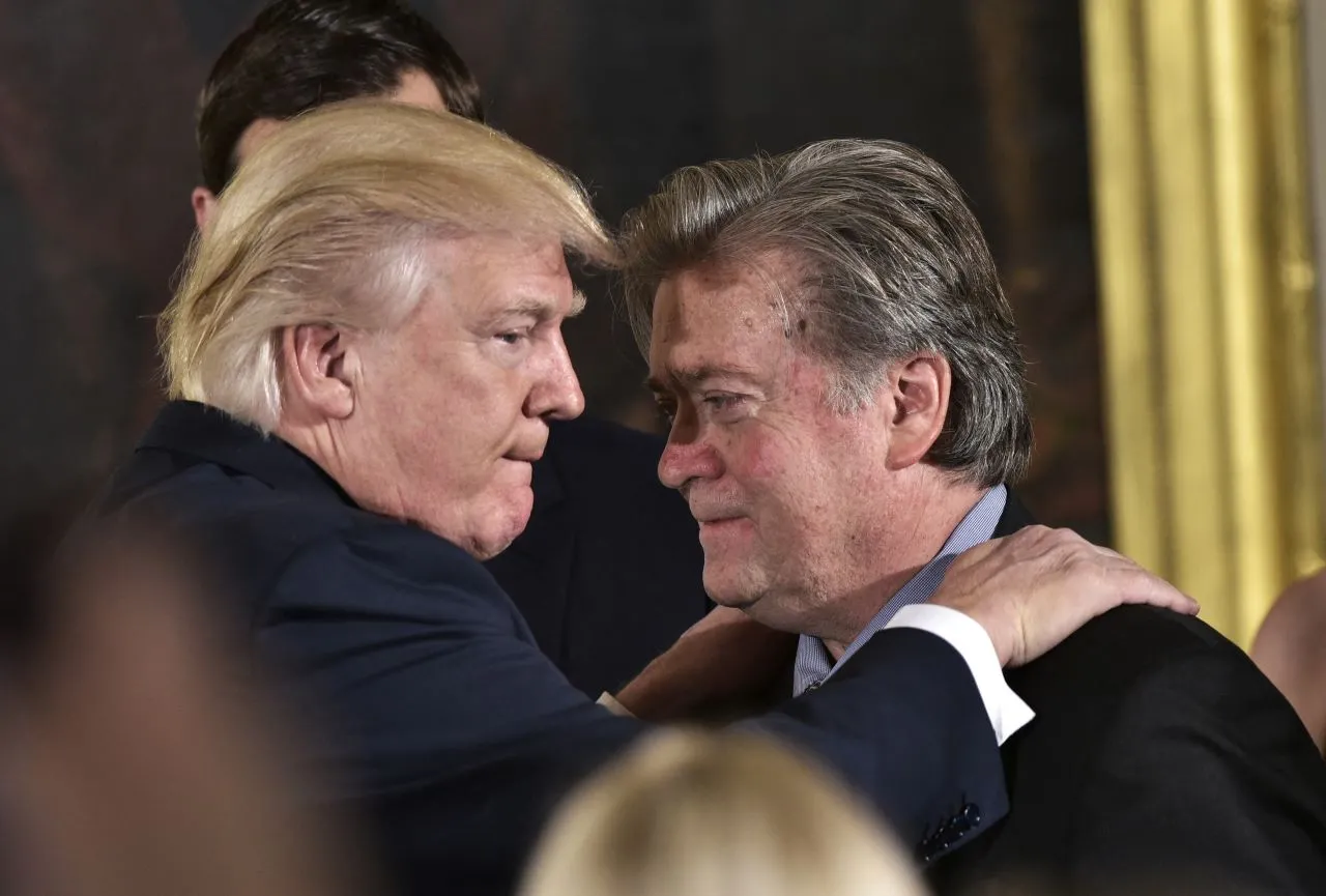 Trump e Bannon em registro feito em 2017