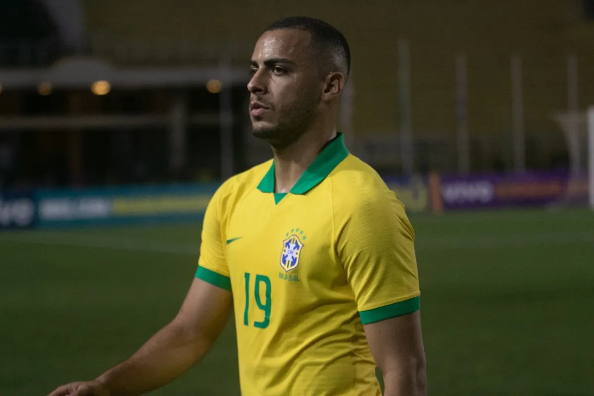 Em alta na Europa, Arthur Cabral já foi convocado para a Seleção Brasileira